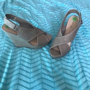 Chinese Laundry Wedges